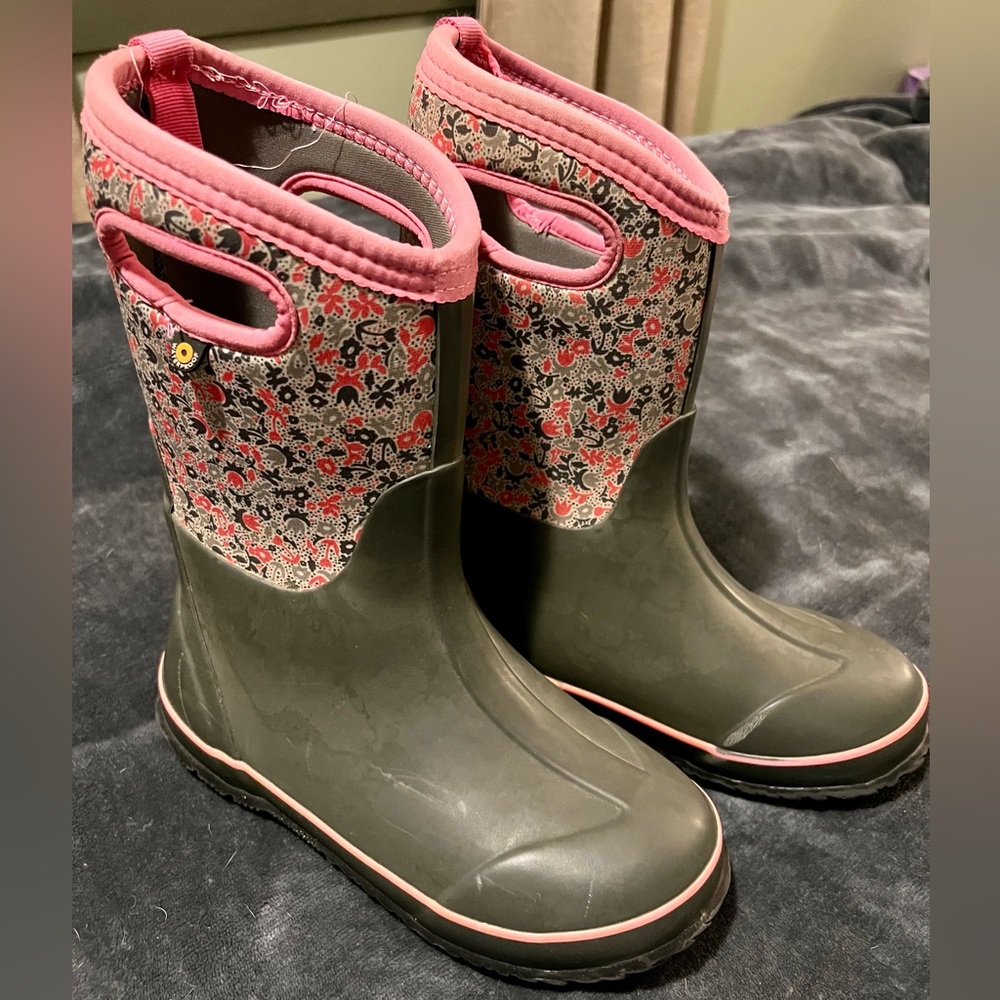 Girls Bogs Size 4
